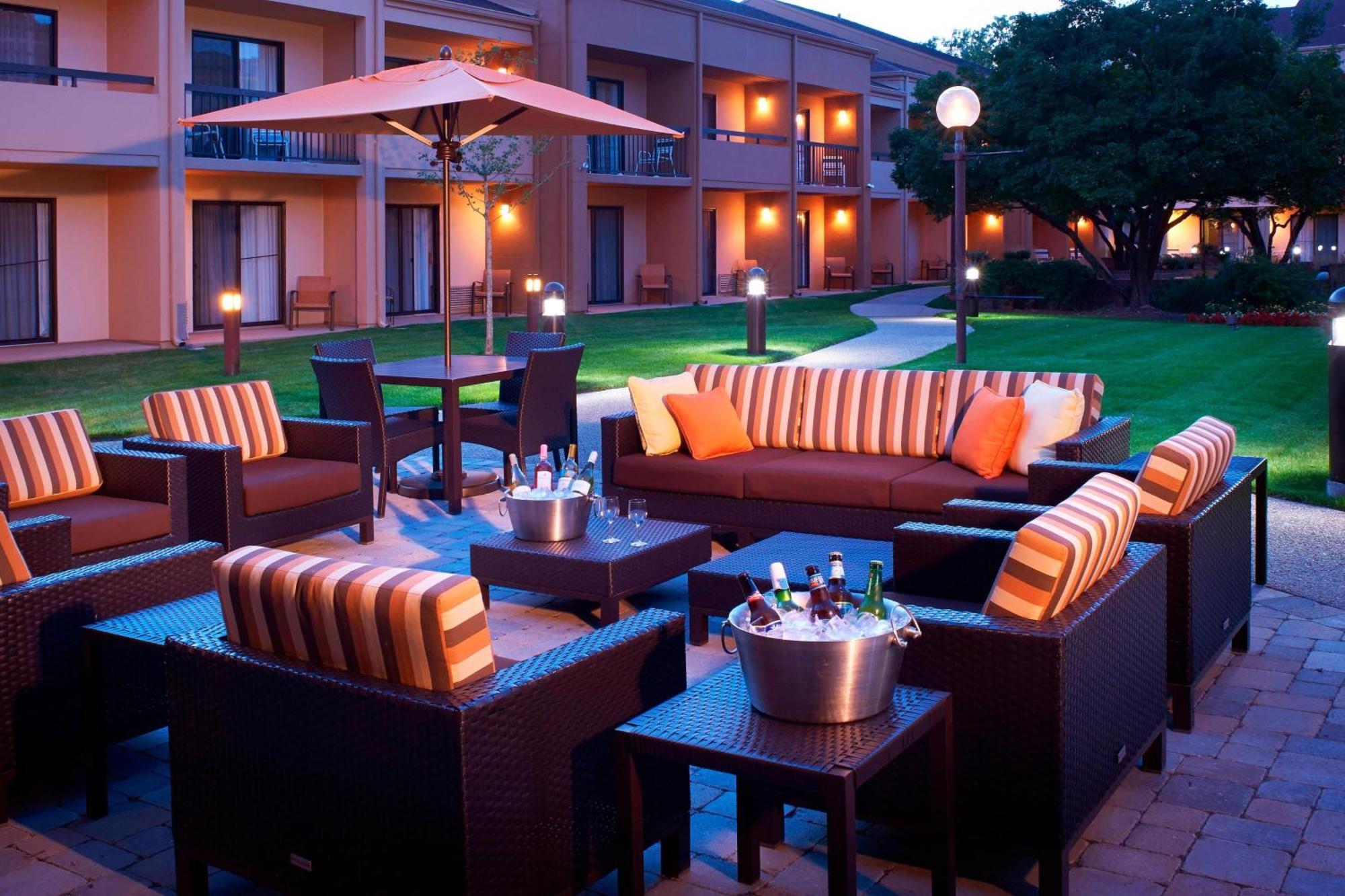 Courtyard Chicago Arlington Heights/South Hotell Exteriör bild