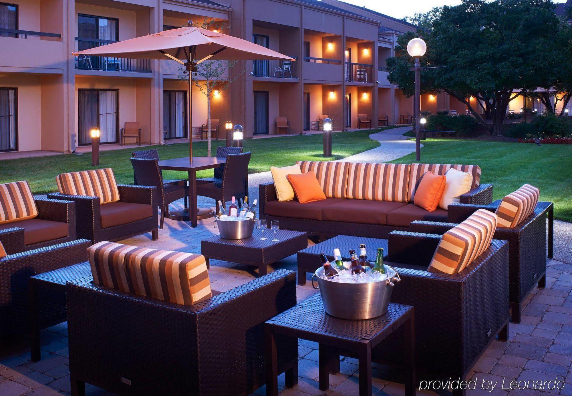 Courtyard Chicago Arlington Heights/South Hotell Exteriör bild